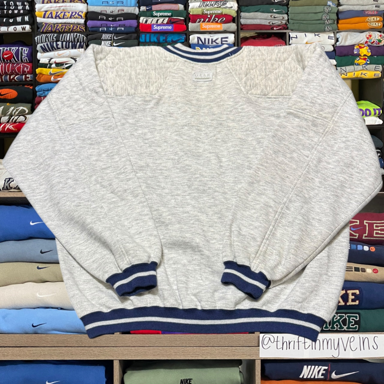 90s mickey mouse disney sweatshirt (Medium)