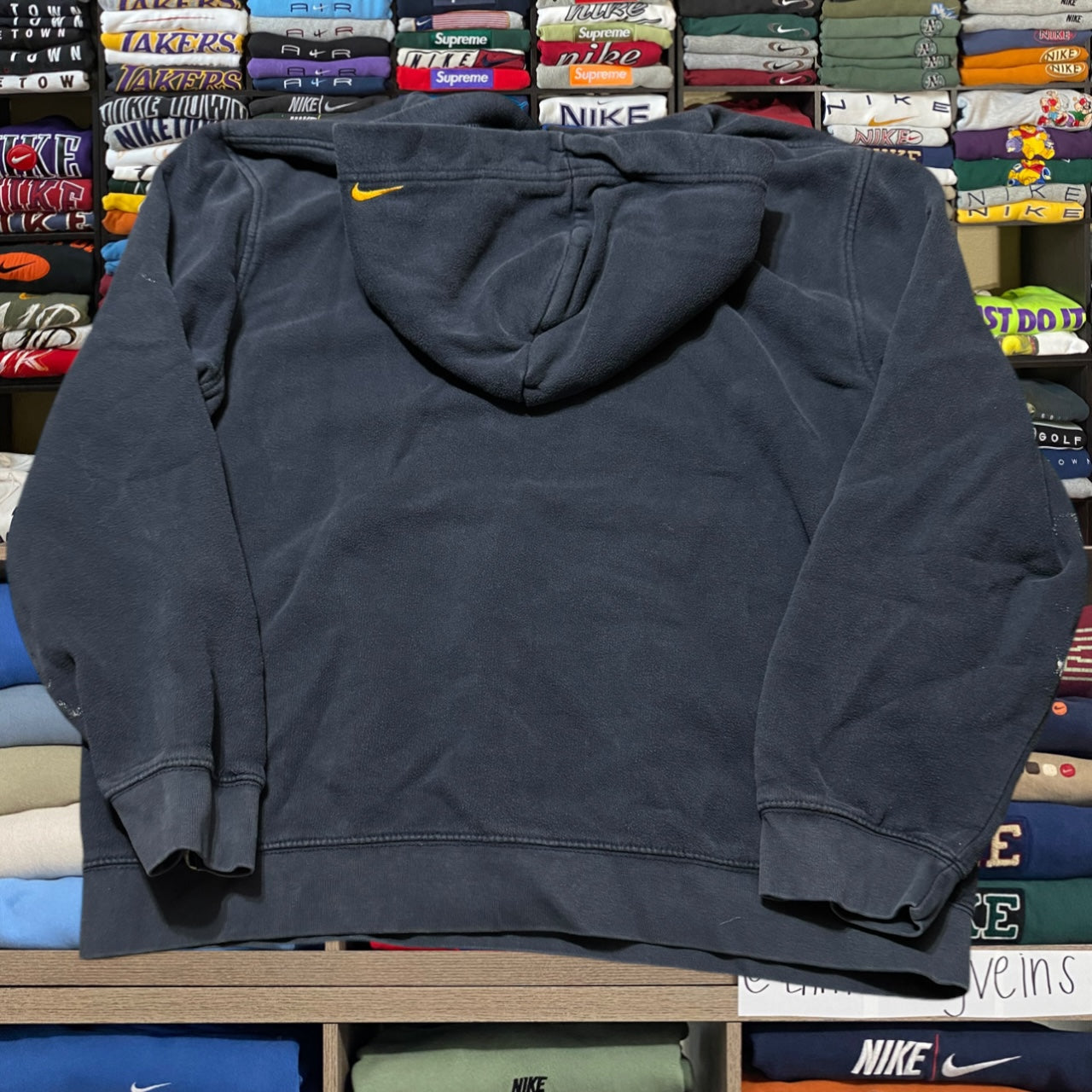 y2k nike skater hoodie (Large)