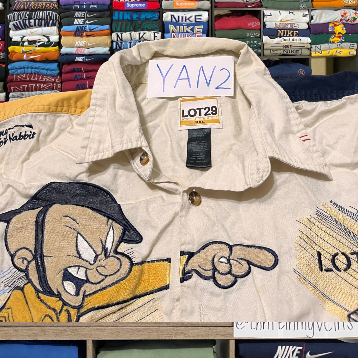 y2k button up looney tunes lot 29
