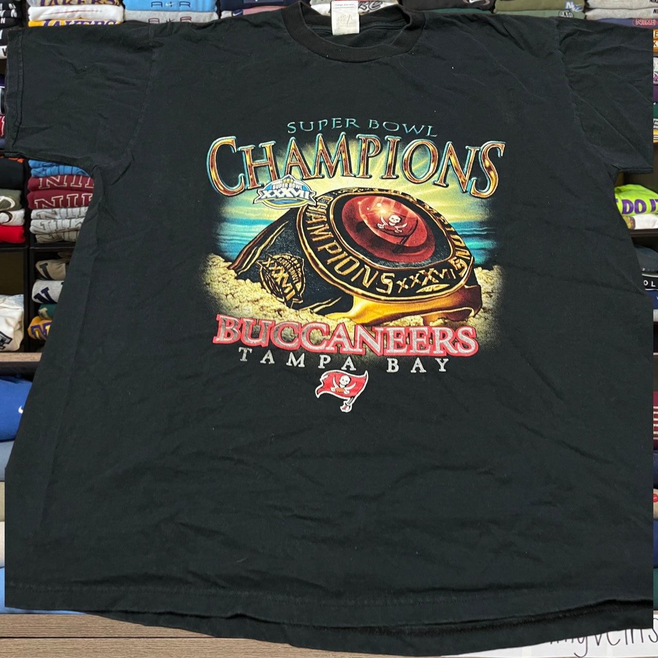 Vintage Tampa bay buccanneers football shirt