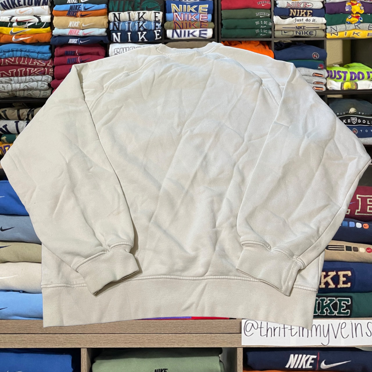 Y2K Nike crème sweater