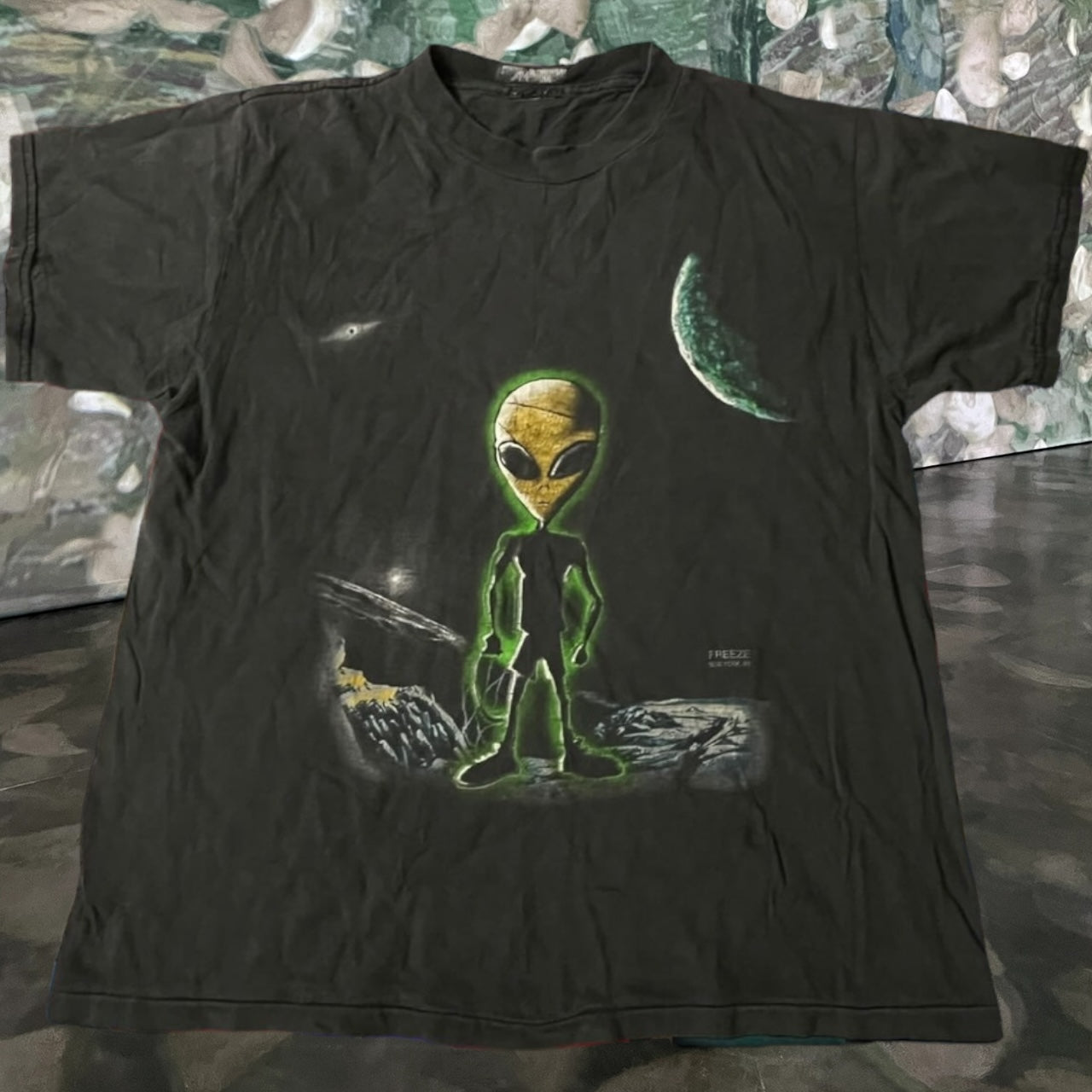 90s alien all over print