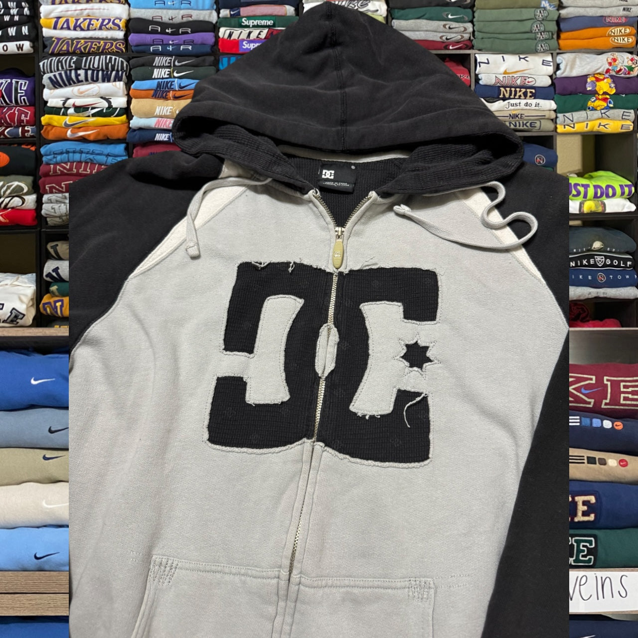 Dc shoes skater hoodie (large)