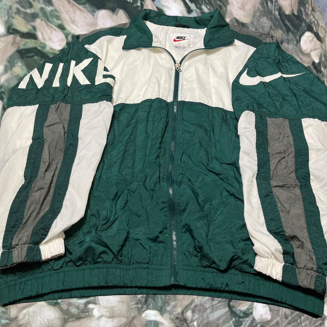vinrage 90's nike windbreaker (xlarge)