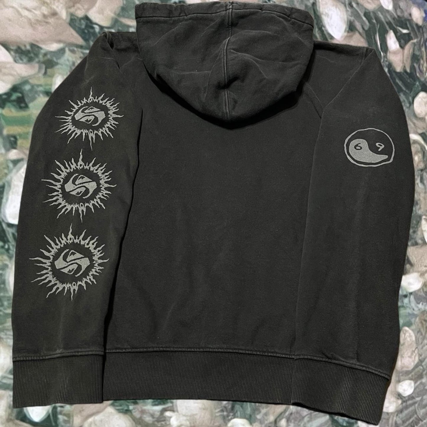 Vintage Y2K quiksilver Surf Sweater/Shirt