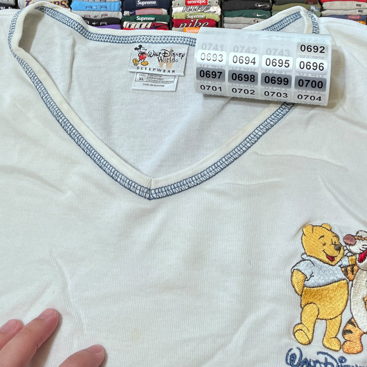 Vintage Winnie and tigger Disney shirt