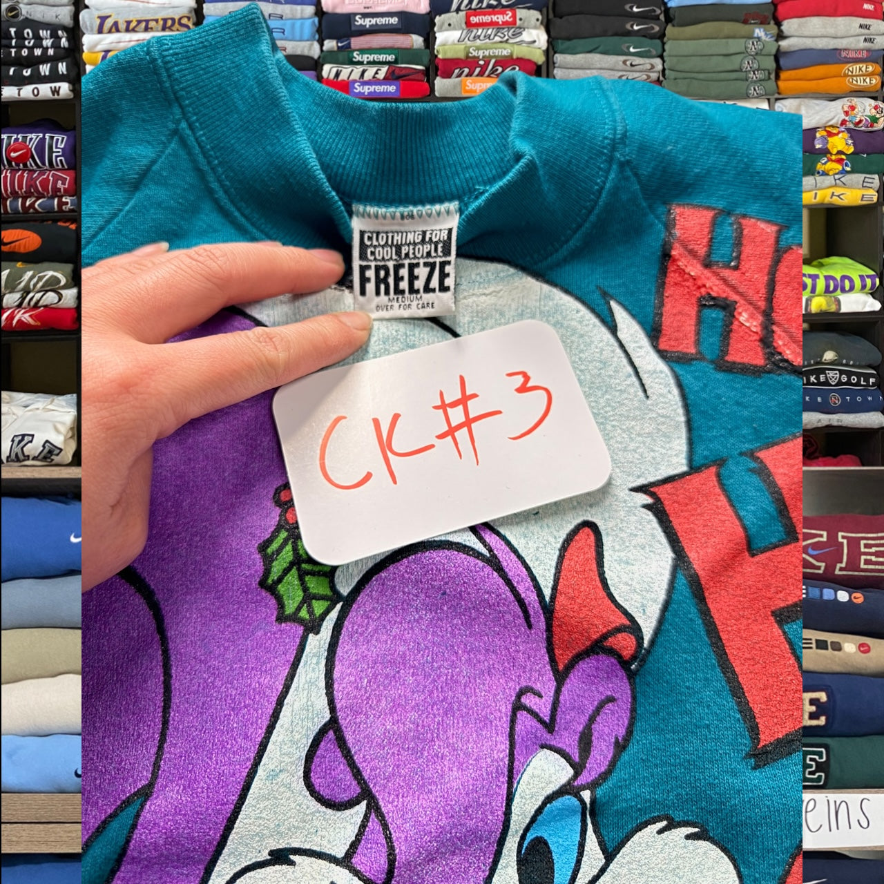 90s looney tunes sweatshirt Medium