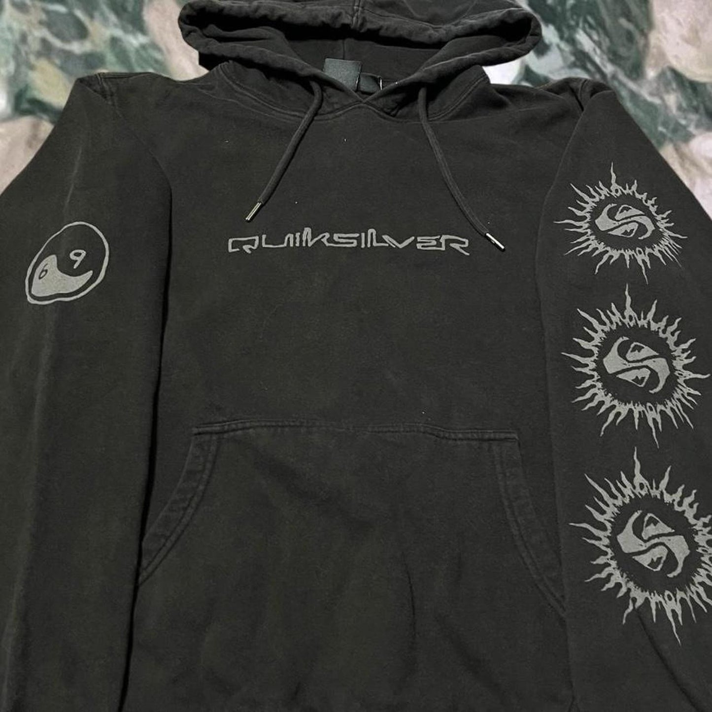 Vintage Y2K quiksilver Surf Sweater/Shirt