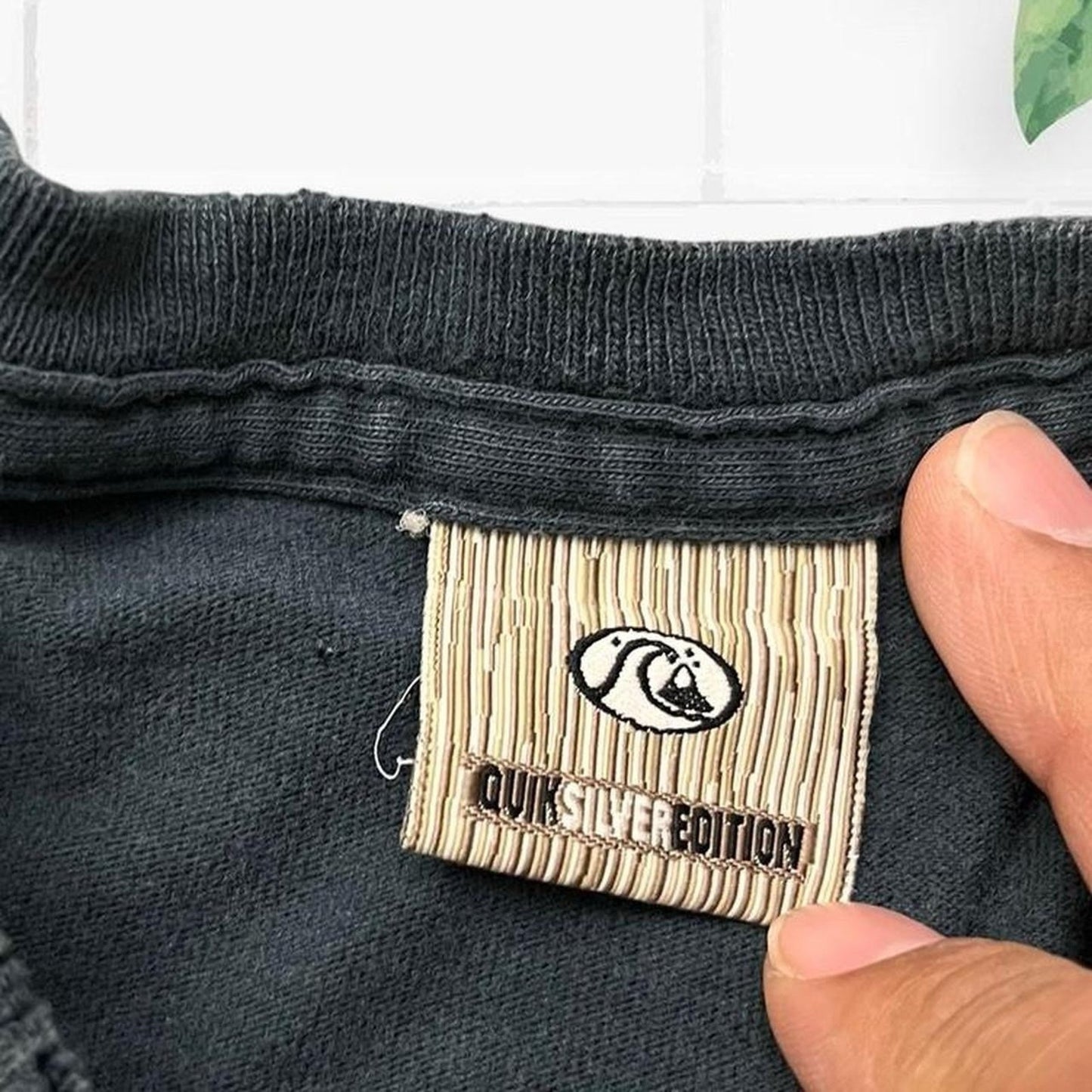 Vintage Y2K Special Edition quiksilver Surf Sweater/Shirt