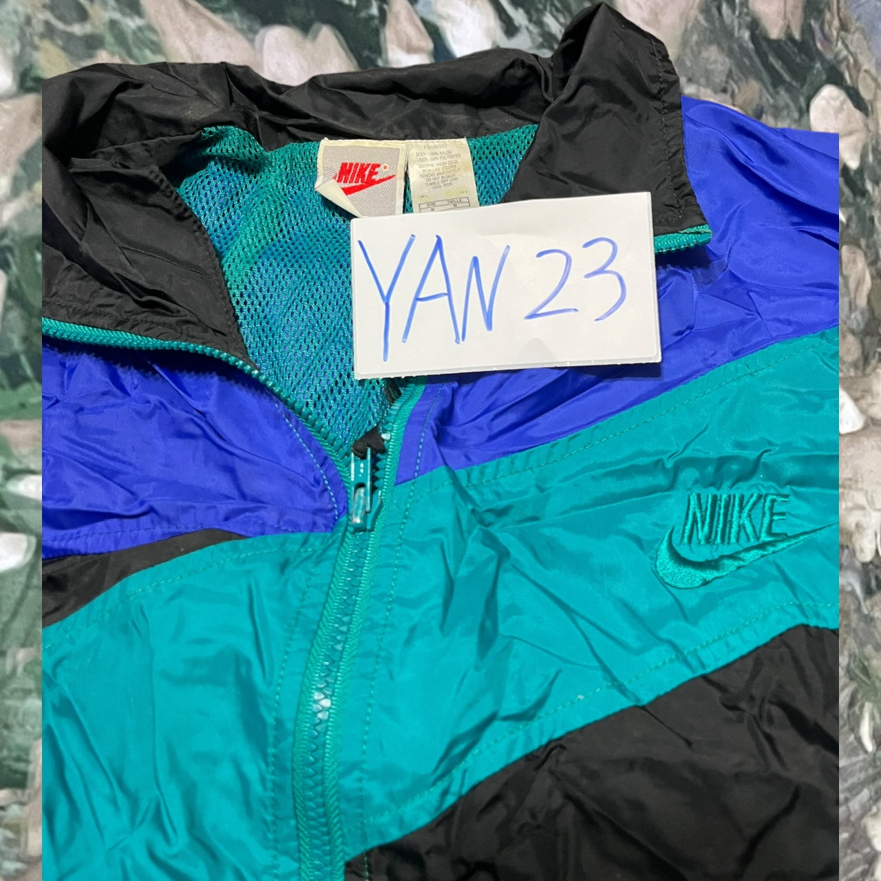 vintage 90's nike windbreaker (medium)