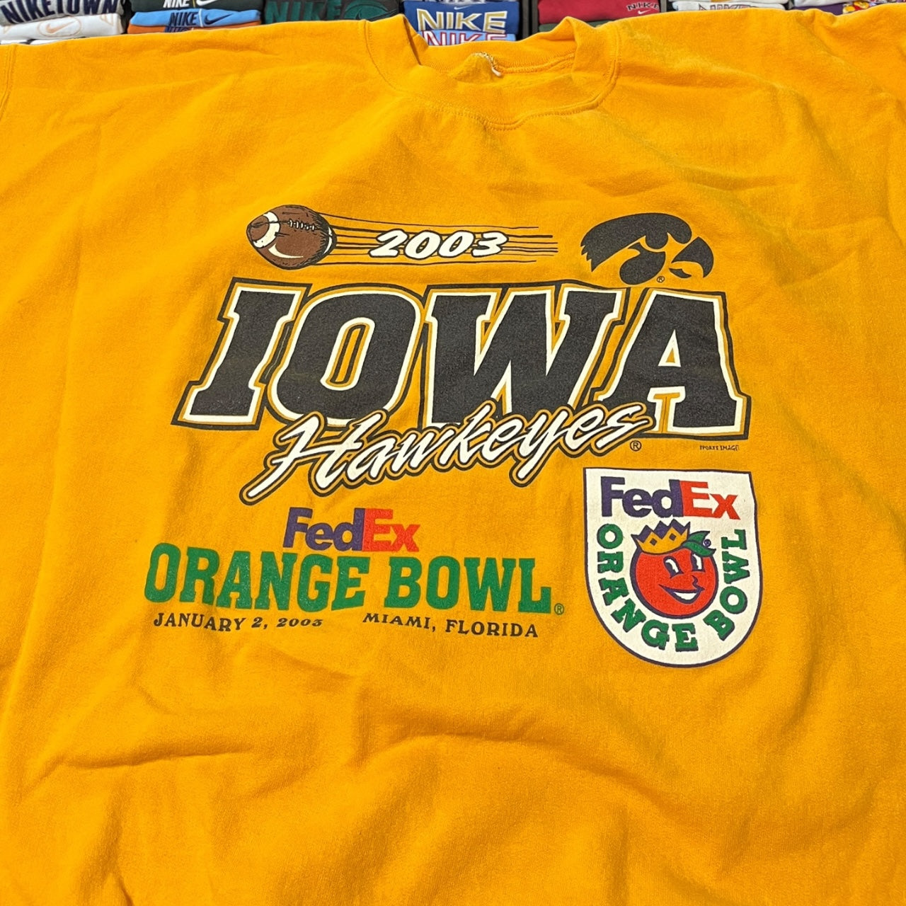 2003 Iowa university sweater ( xlarge )