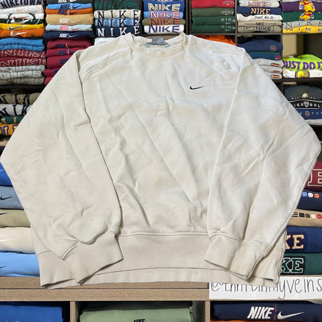 Y2K Nike crème sweater