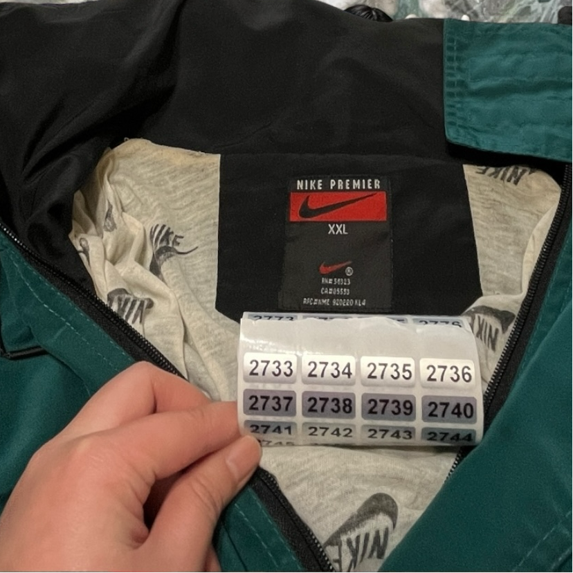 90s rare embroidered logo Nike windbreaker jacket
