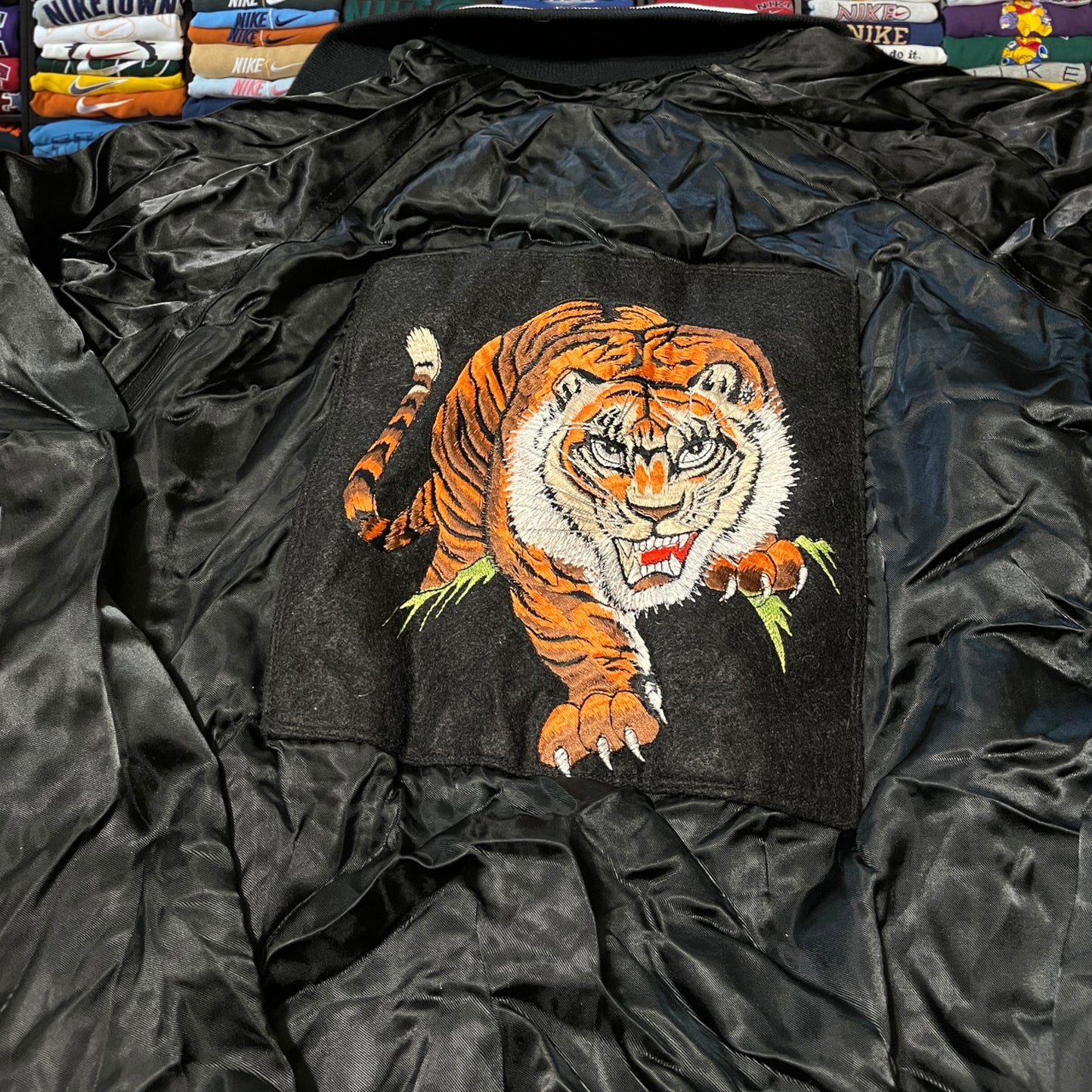 80s tiger nature satin jacket