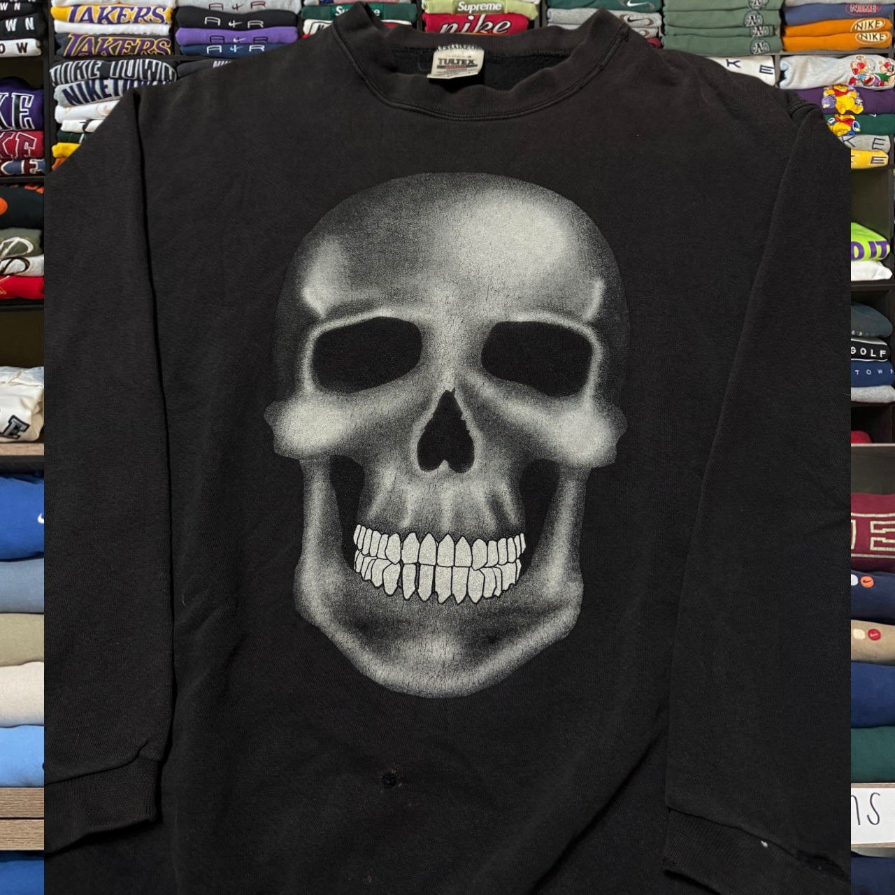 y2k skeleton skater sweatshirt (Large)