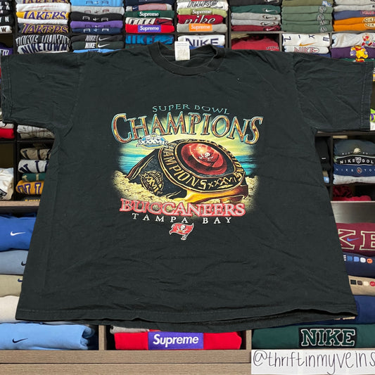 Vintage Tampa bay buccanneers football shirt