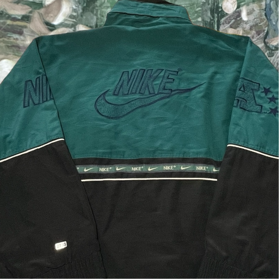 90s rare embroidered logo Nike windbreaker jacket