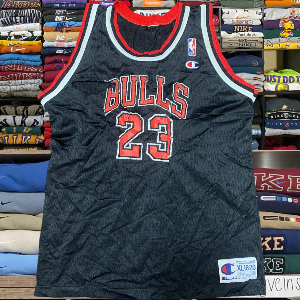 90s Michael jordan Chicago bulls jersey (medium)