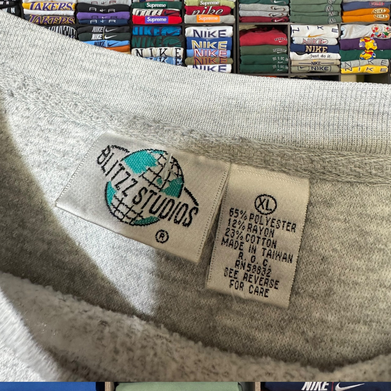 1994 the flintstones sweatshirt (Xlarge)