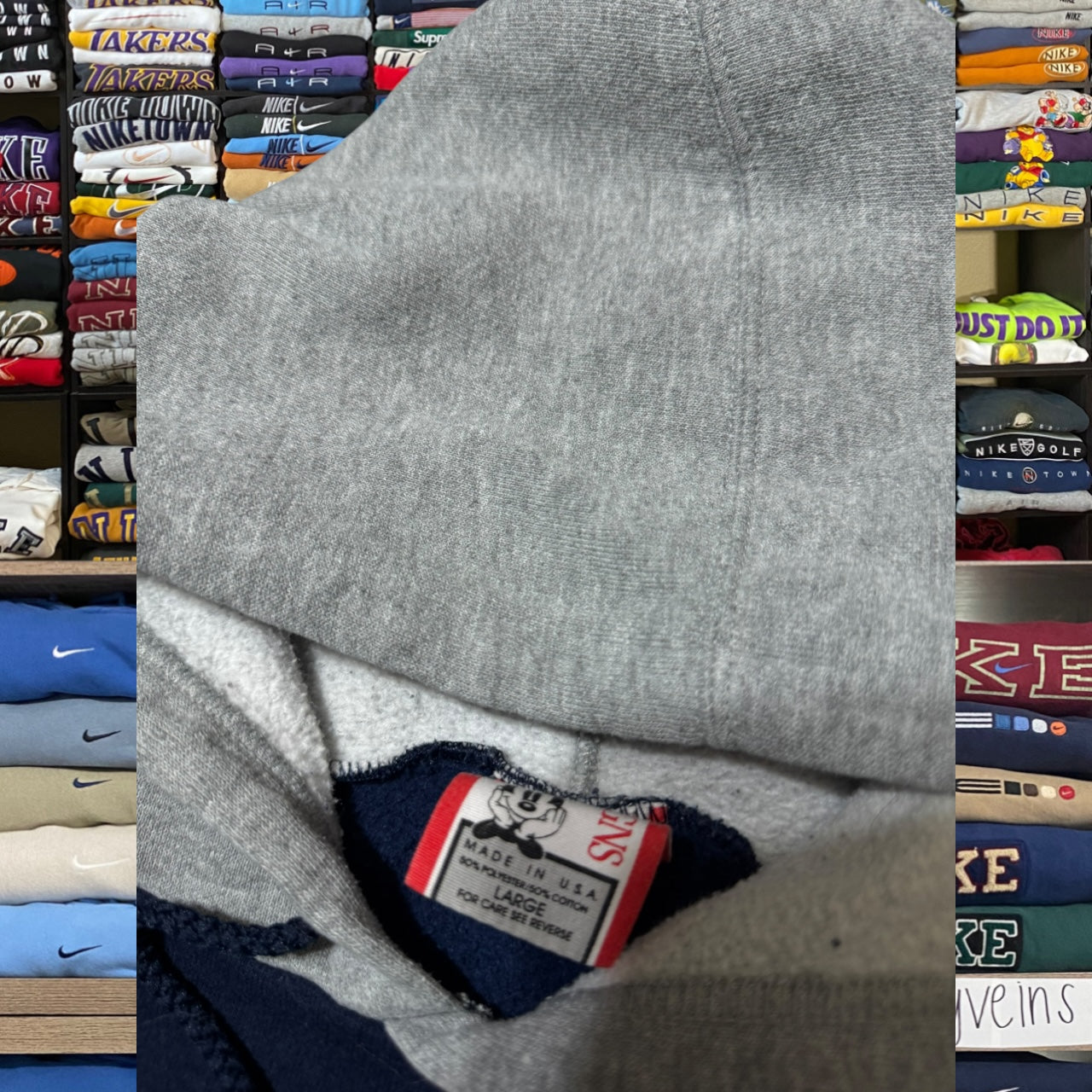90s Mickey Mouse Disney hoodie (large)