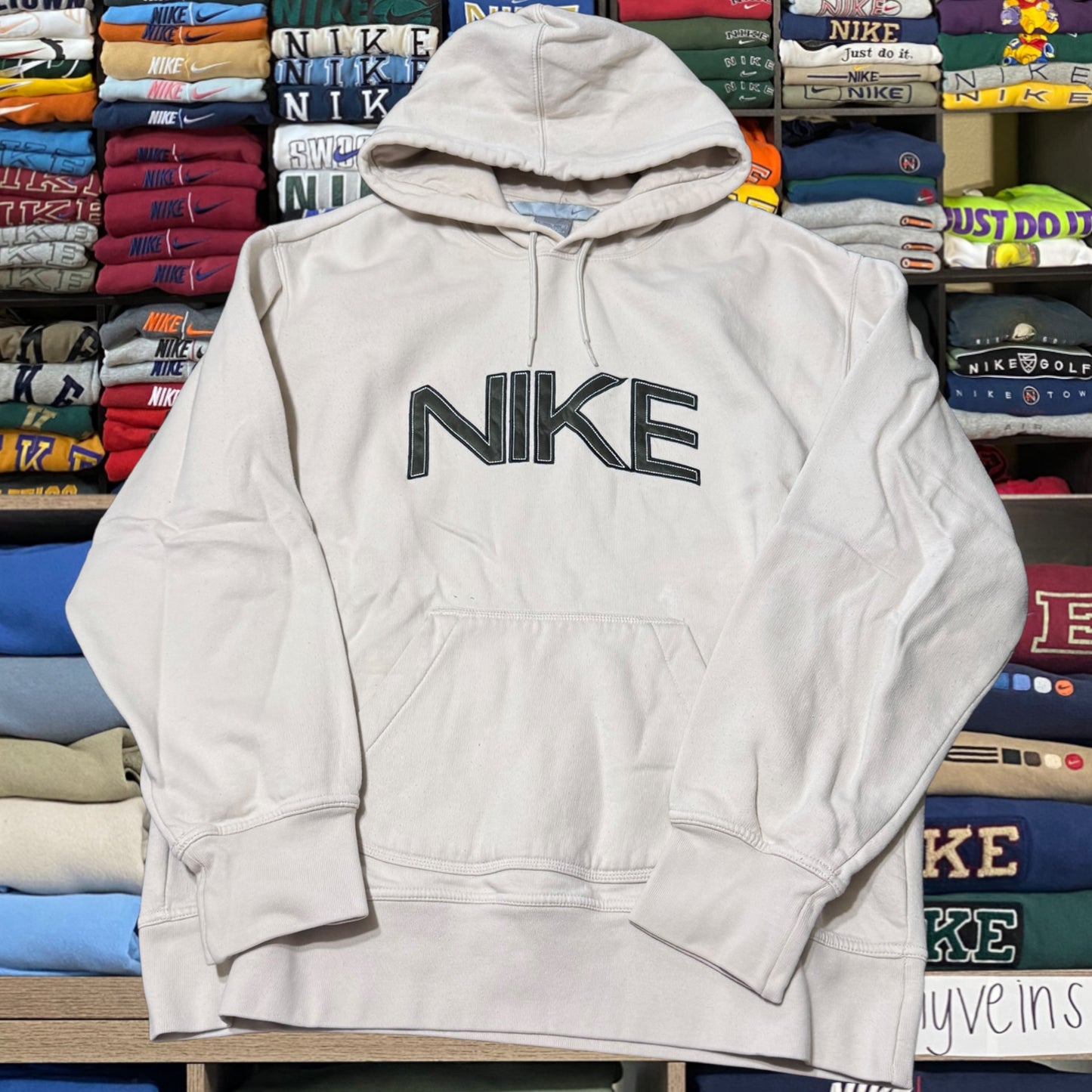 Y2K 2004 Nike crème spelled out logo hoodie