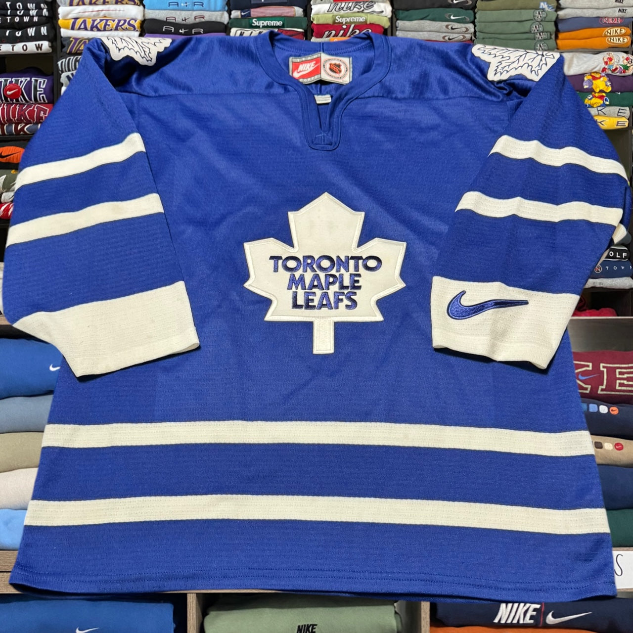 nike x Maple leafs nhl hockey jersey (medium)