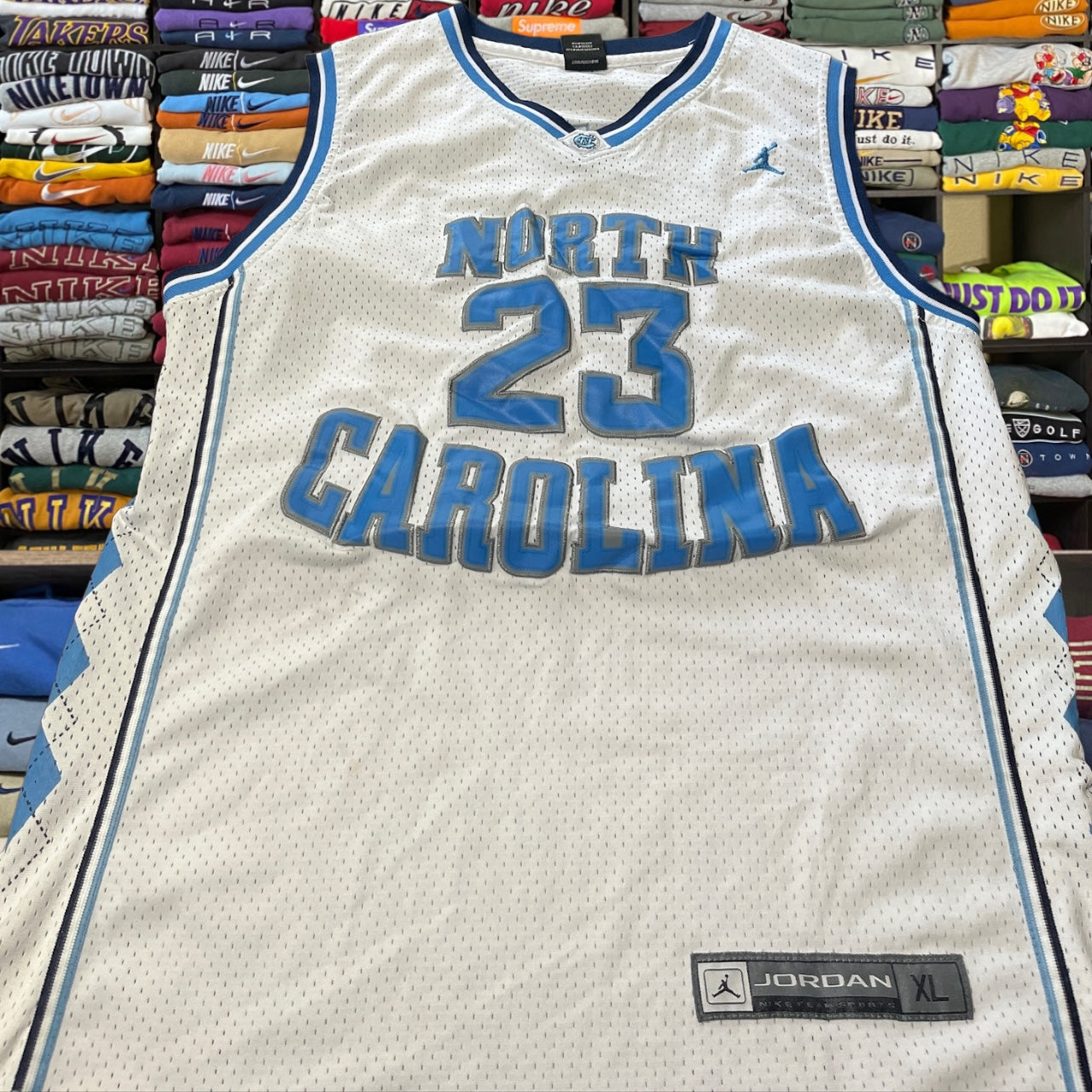 Y2K Nike x North Carolina university