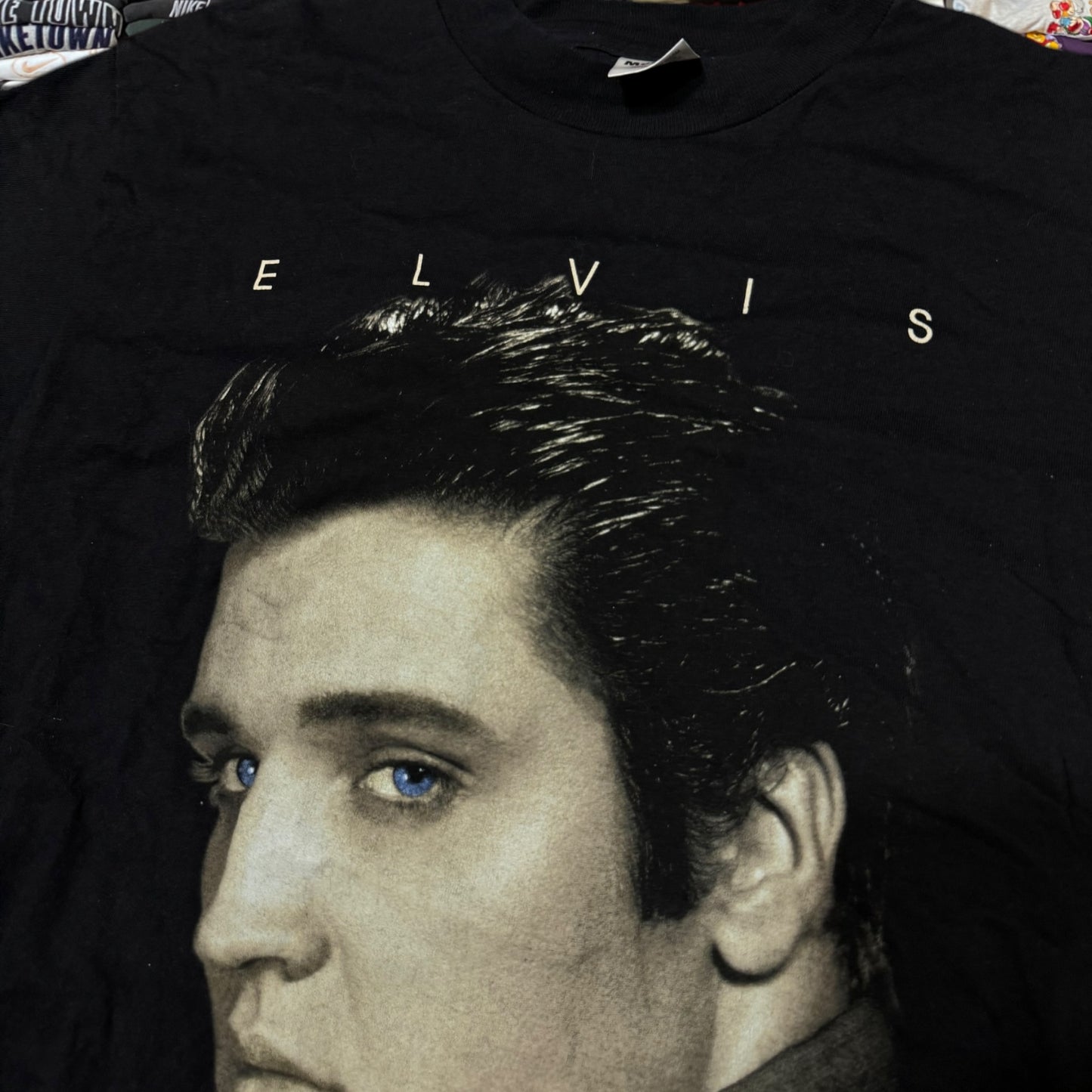 1998 Elvis Presley shirt ( medium )