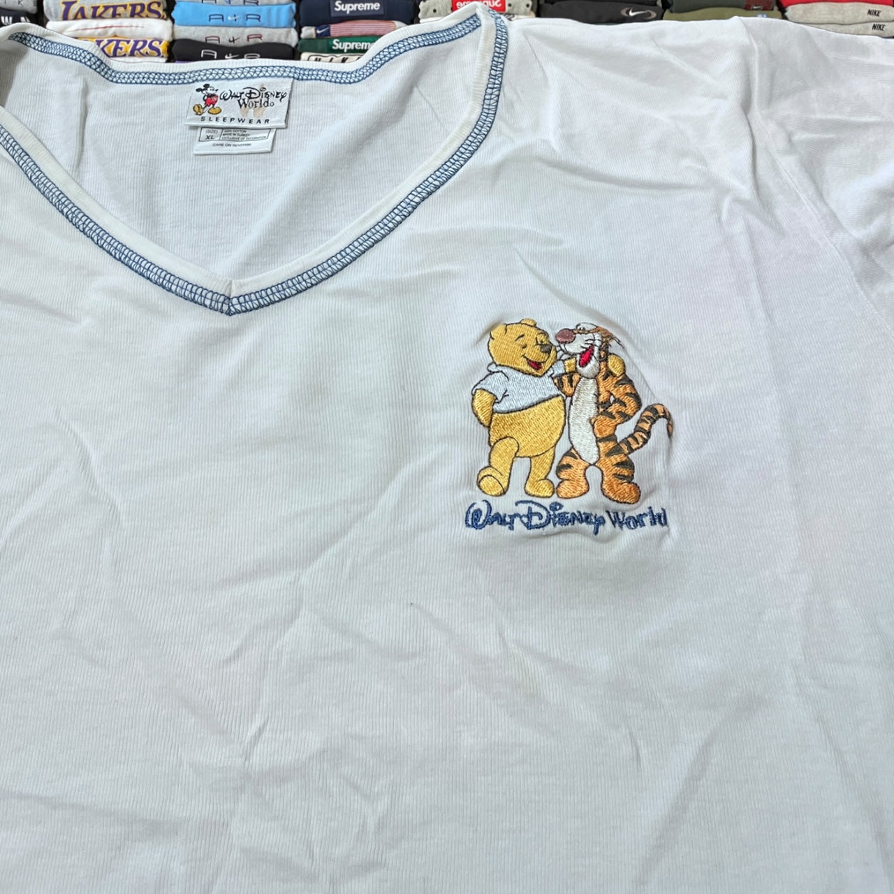 Vintage Winnie and tigger Disney shirt