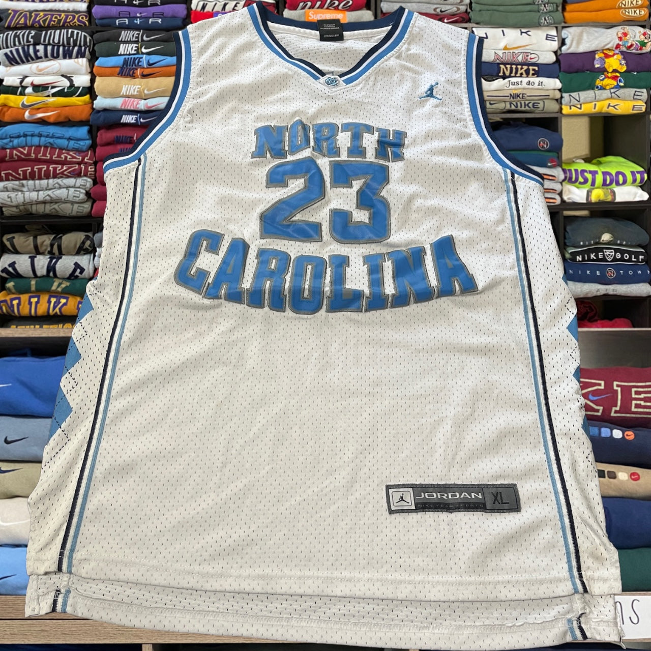 Y2K Nike x North Carolina university