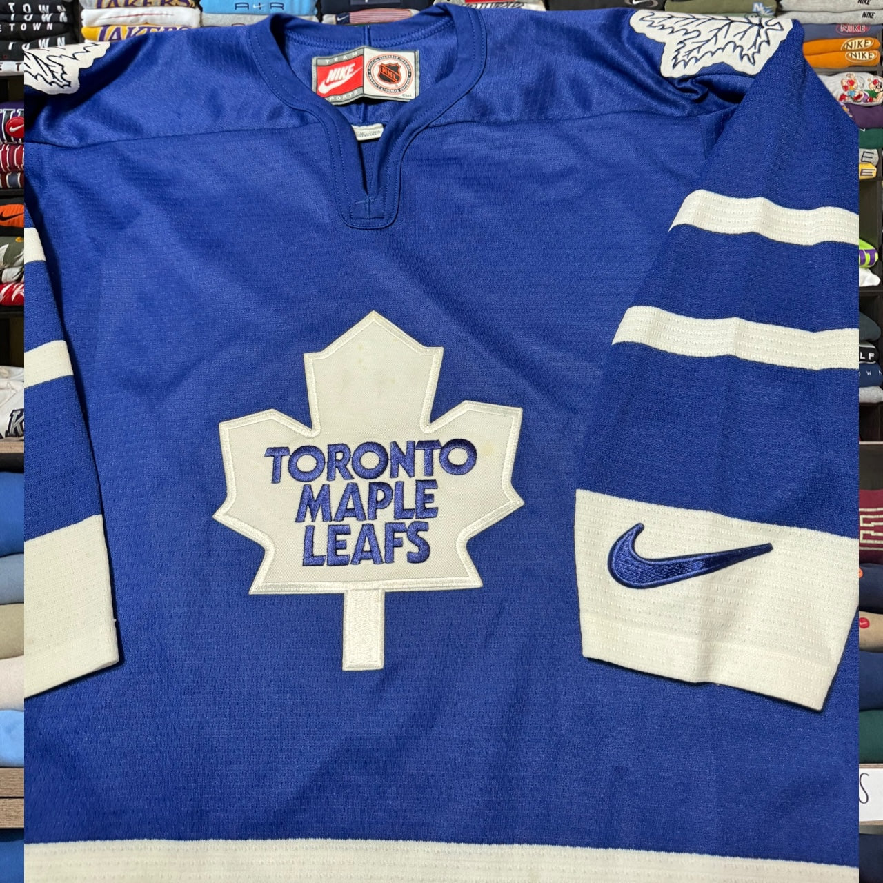 nike x Maple leafs nhl hockey jersey (medium)