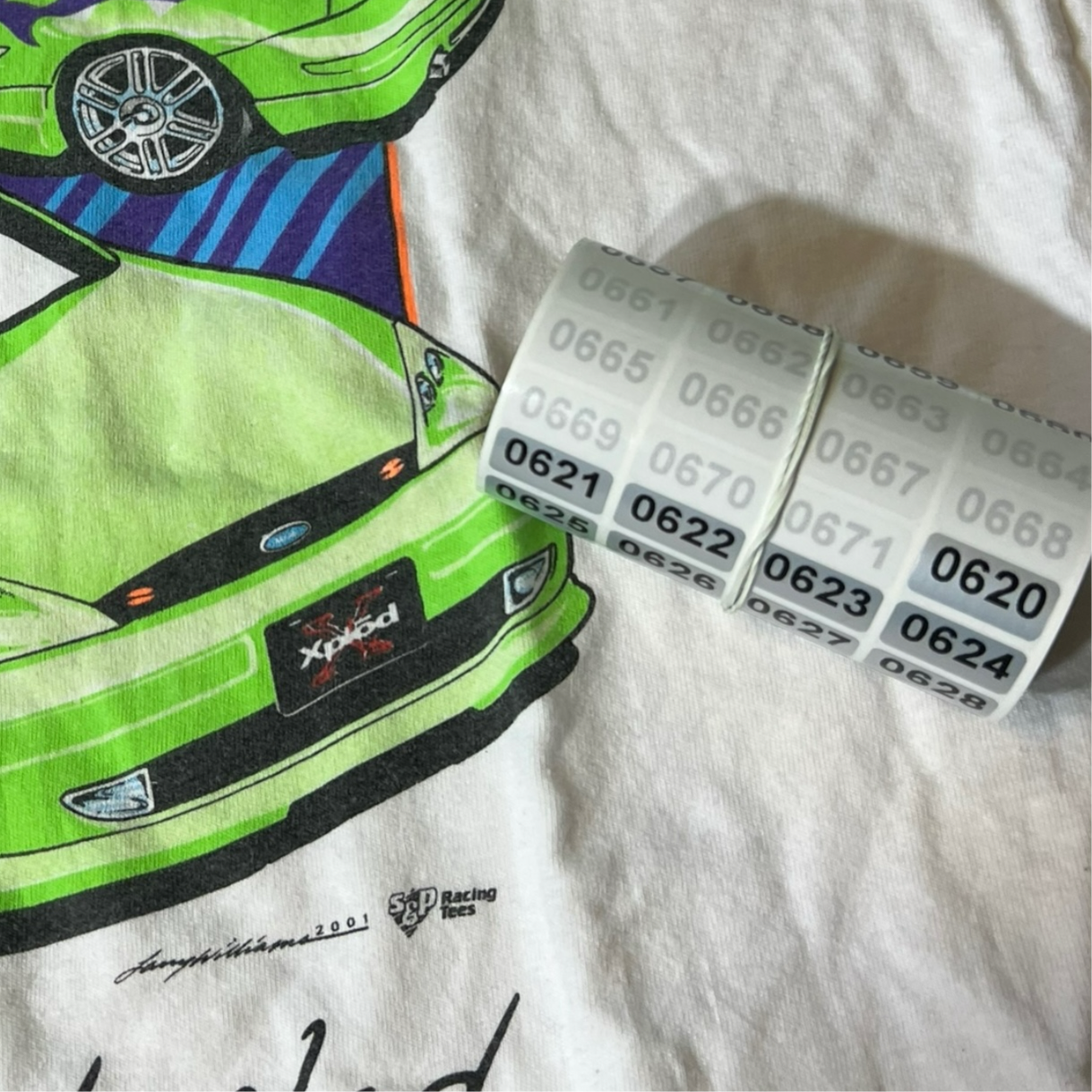 2001 ford race car graphic shirt ( large )