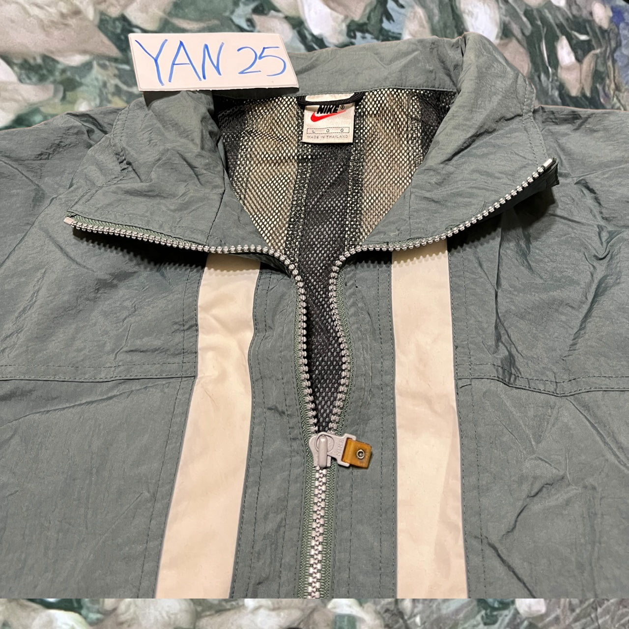 vinrage 90's nike windbreaker (large)