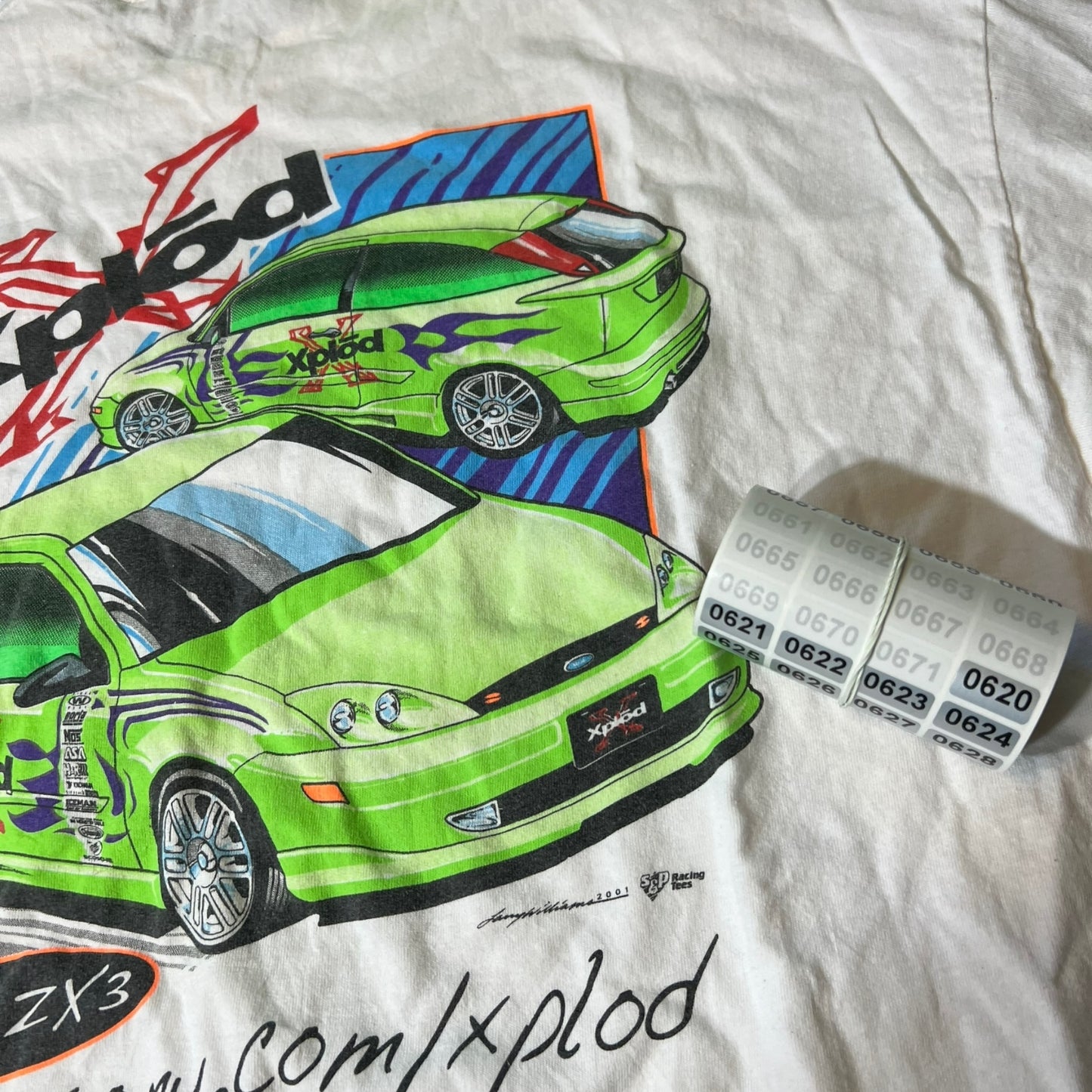 2001 ford race car graphic shirt ( large )