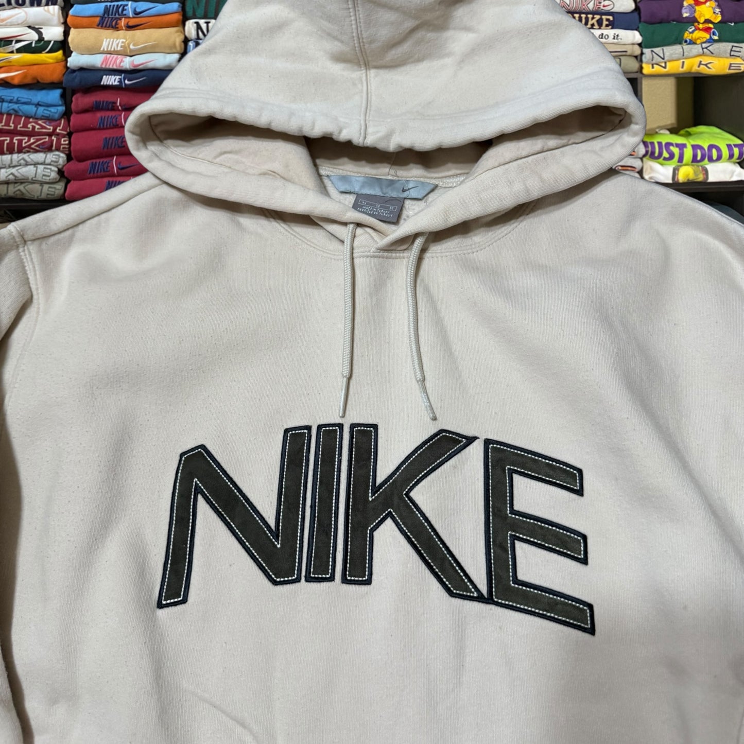 Y2K 2004 Nike crème spelled out logo hoodie