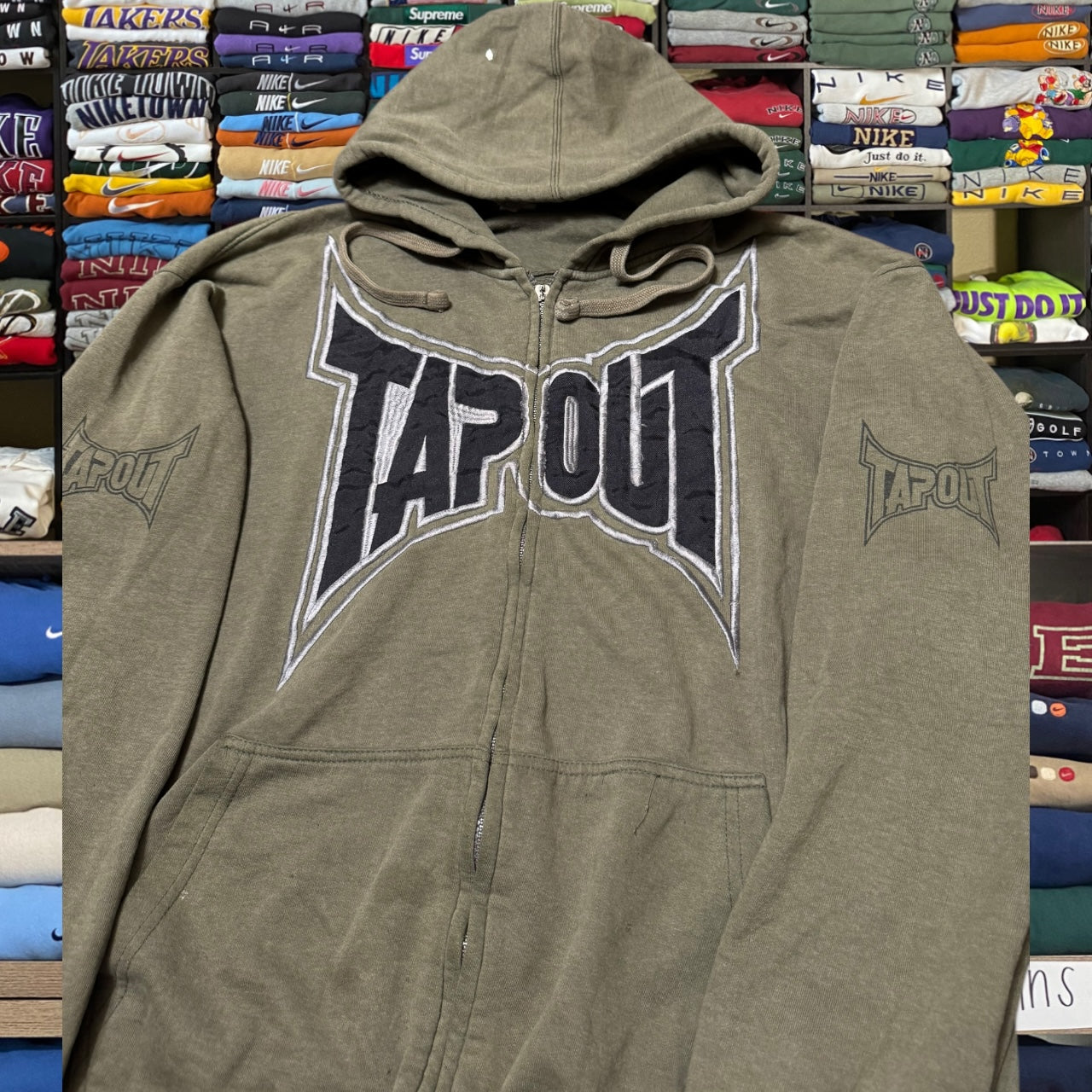 y2k tap out skater (Medium)