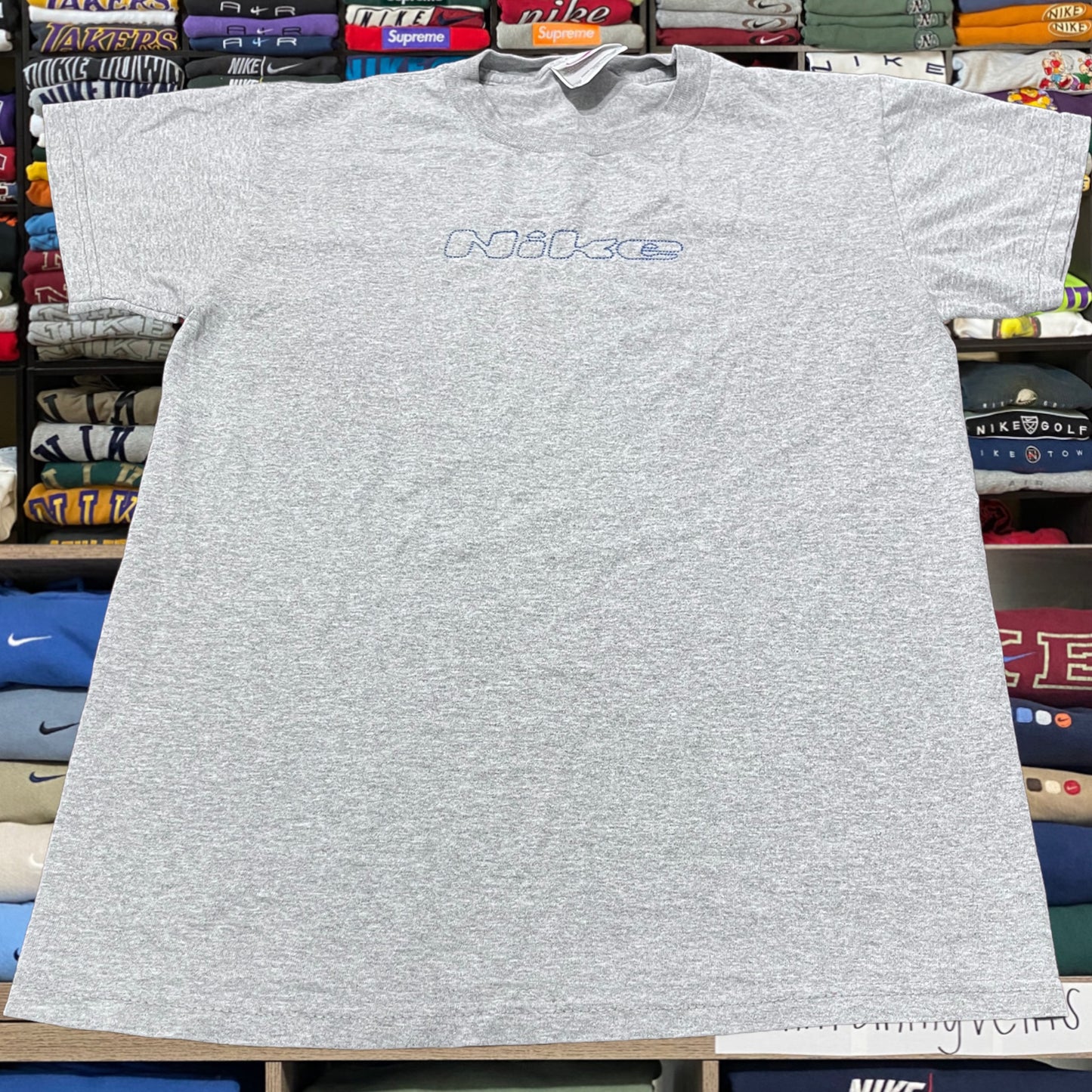 90s nike grey shirt (small)