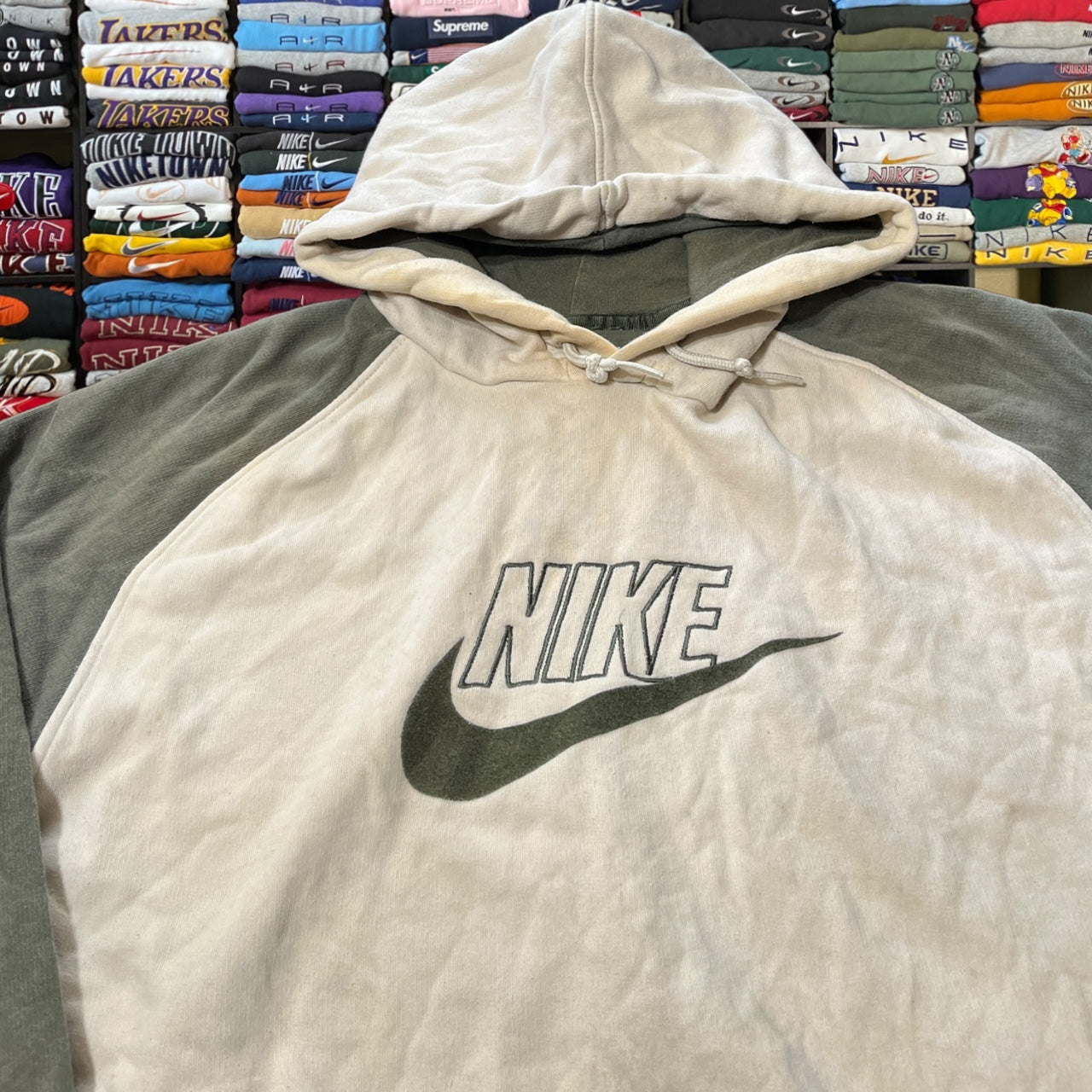 Y2K Nike crème sage hoodie